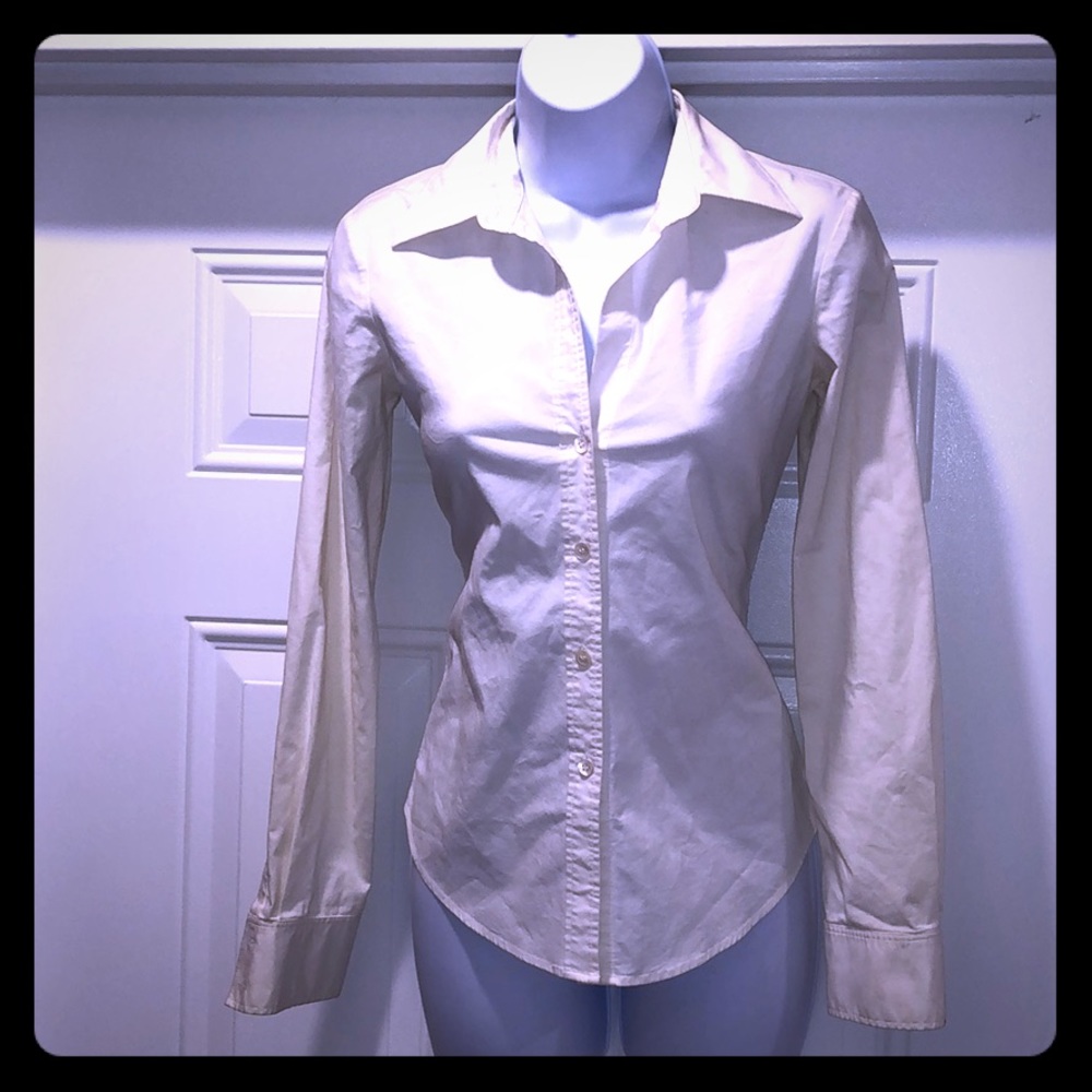Women’s theory white fitted shirt.